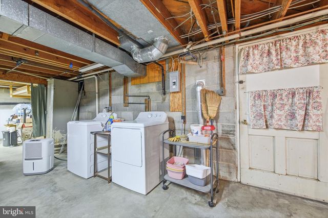 1081 HISEY AVE, Woodstock, VA 22664