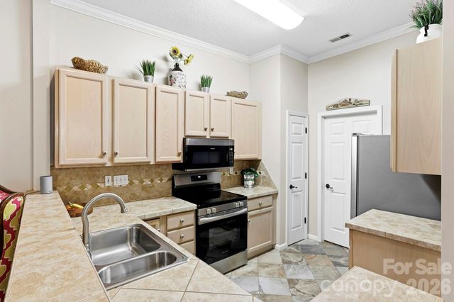 21 Tisha Lane, Hendersonville, NC 28739