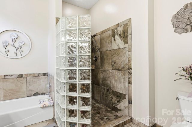 21 Tisha Lane, Hendersonville, NC 28739