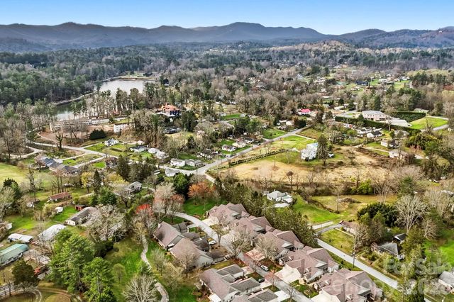 21 Tisha Lane, Hendersonville, NC 28739