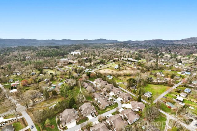 21 Tisha Lane, Hendersonville, NC 28739