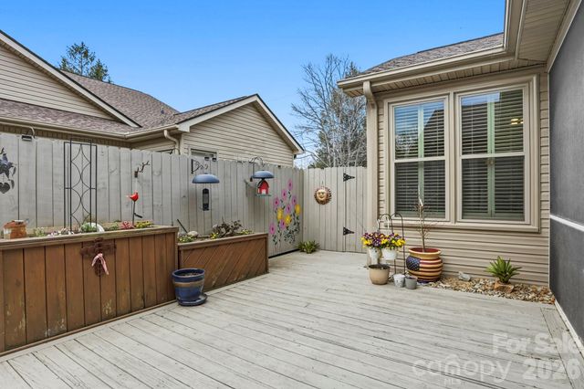 21 Tisha Lane, Hendersonville, NC 28739