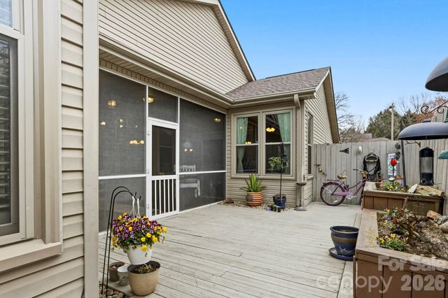 21 Tisha Lane, Hendersonville, NC 28739