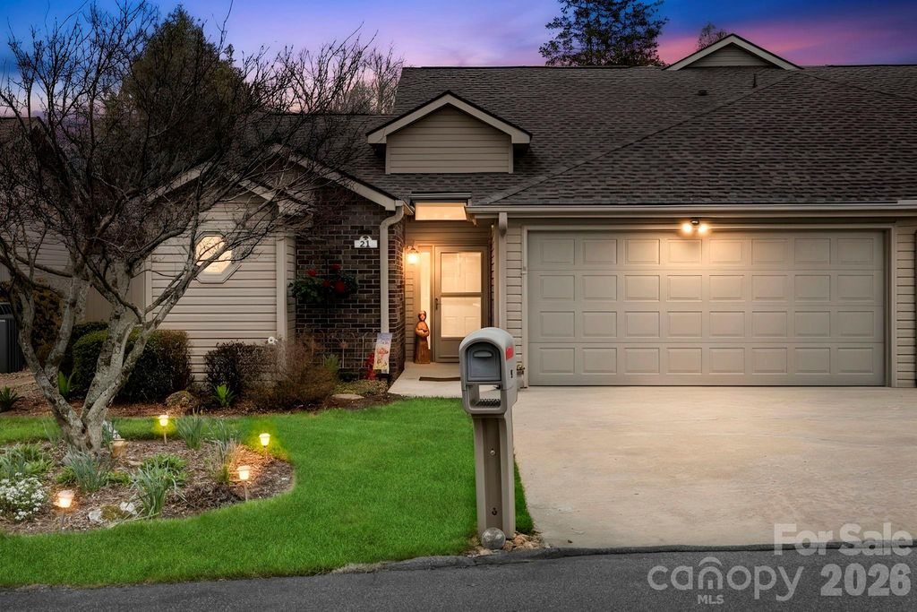 21 Tisha Lane, Hendersonville, NC 28739