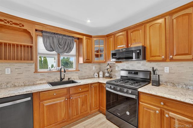 92 Westerly Street, Yonkers, NY 10704