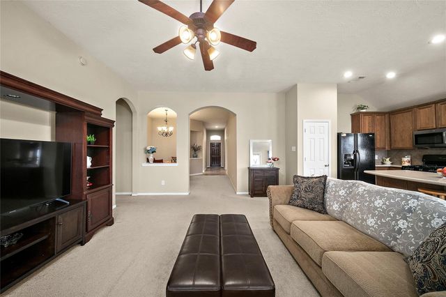 880 Falling Springs Lane, League City, TX 77573