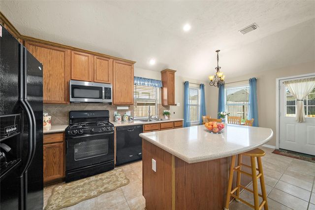 880 Falling Springs Lane, League City, TX 77573