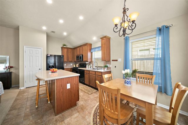 880 Falling Springs Lane, League City, TX 77573