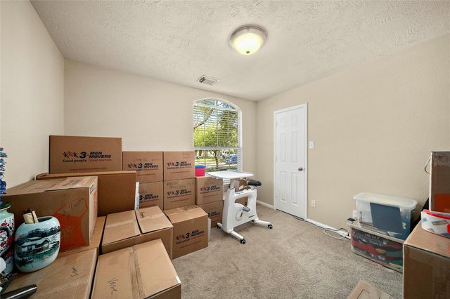 880 Falling Springs Lane, League City, TX 77573