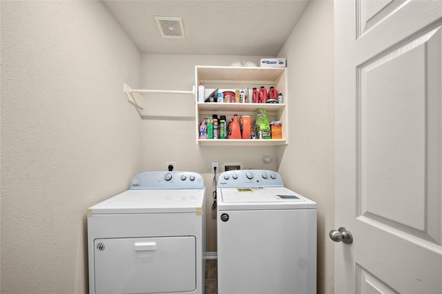 880 Falling Springs Lane, League City, TX 77573