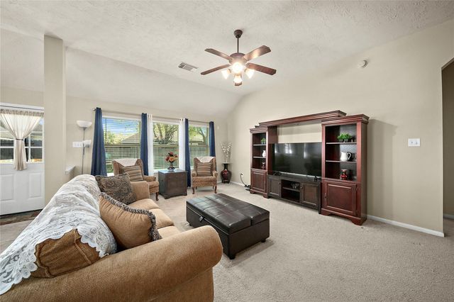 880 Falling Springs Lane, League City, TX 77573