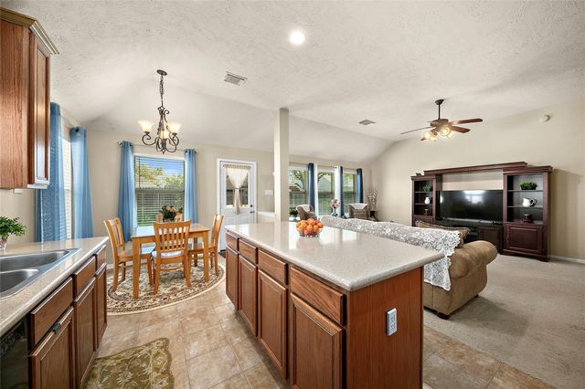 880 Falling Springs Lane, League City, TX 77573