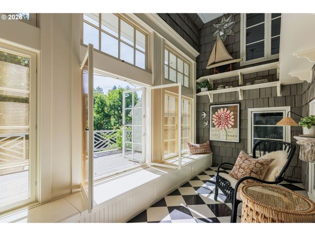 1546 S MILITARY Rd, Portland, OR 97219