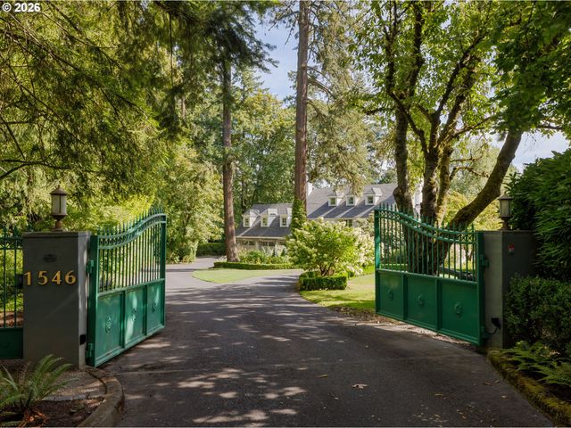 1546 S MILITARY Rd, Portland, OR 97219