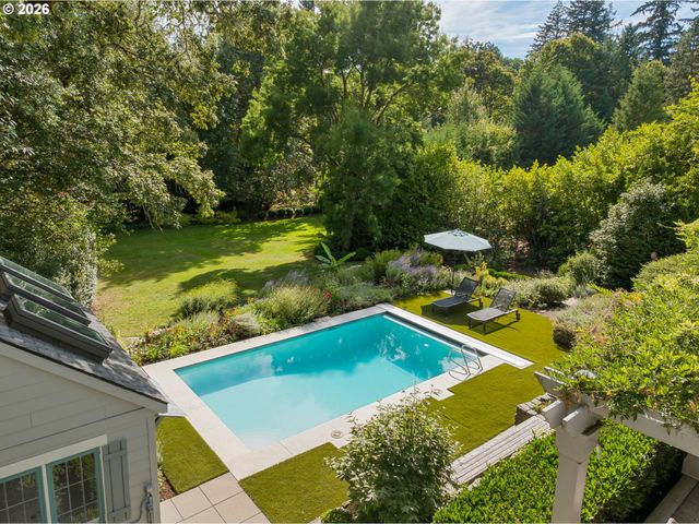 1546 S MILITARY Rd, Portland, OR 97219