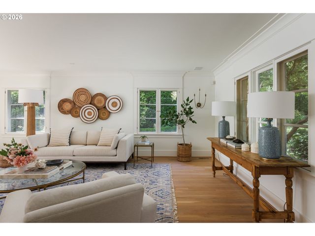 1546 S MILITARY Rd, Portland, OR 97219