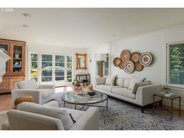 1546 S MILITARY Rd, Portland, OR 97219