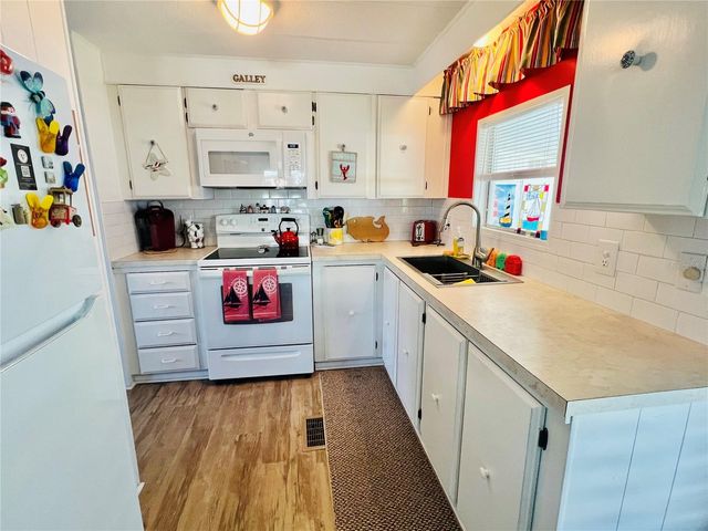 2270 PALAZZA DRIVE, Sarasota, FL 34238