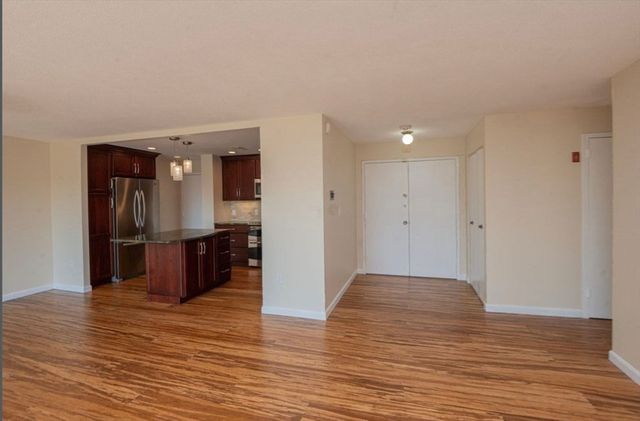 1002 Paradise Road PHH, Swampscott, MA 01907