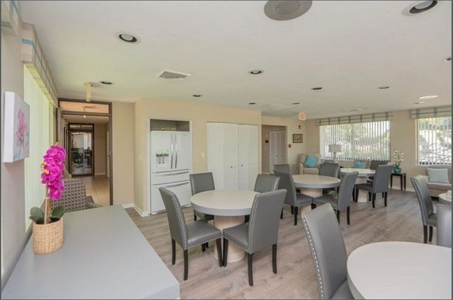 1002 Paradise Road PHH, Swampscott, MA 01907