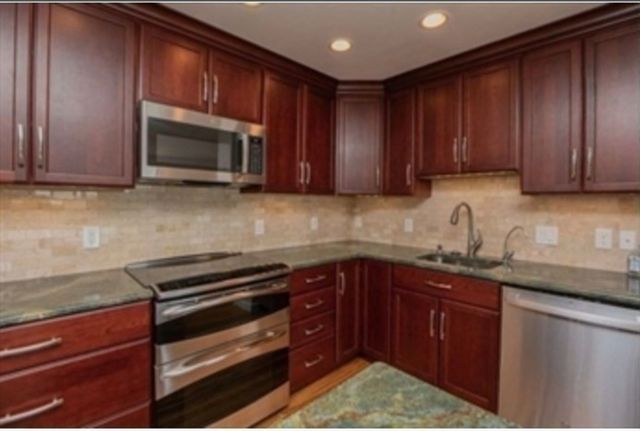 1002 Paradise Road PHH, Swampscott, MA 01907