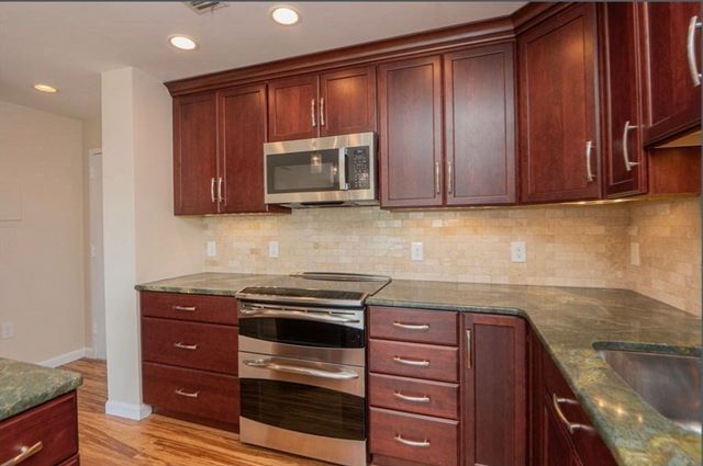 1002 Paradise Road PHH, Swampscott, MA 01907