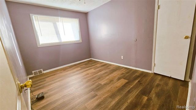 1495 Jeffrey Lane, Inkster, MI 48141