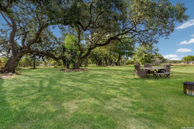 9460 Windwood Dr, Boerne, TX 78006