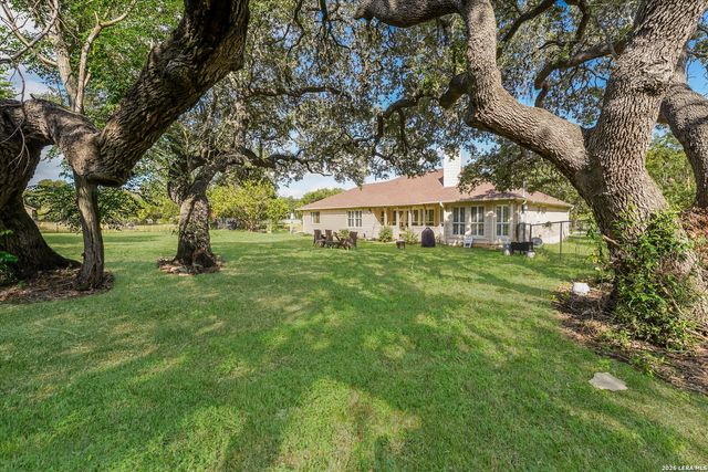 9460 Windwood Dr, Boerne, TX 78006