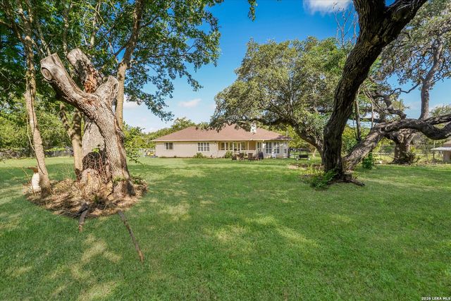9460 Windwood Dr, Boerne, TX 78006