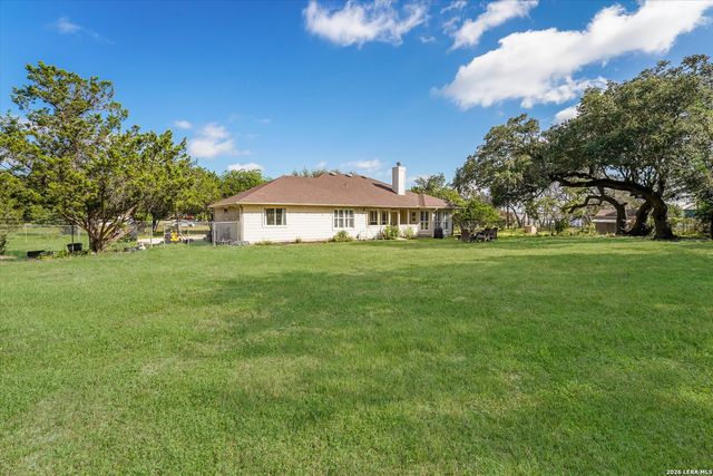 9460 Windwood Dr, Boerne, TX 78006