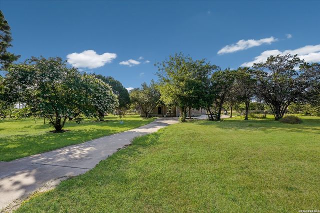 9460 Windwood Dr, Boerne, TX 78006
