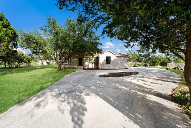 9460 Windwood Dr, Boerne, TX 78006