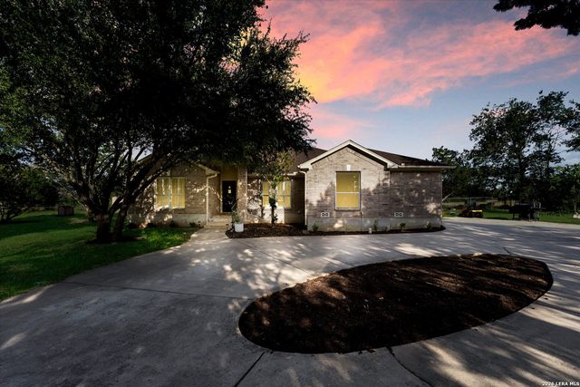 9460 Windwood Dr, Boerne, TX 78006