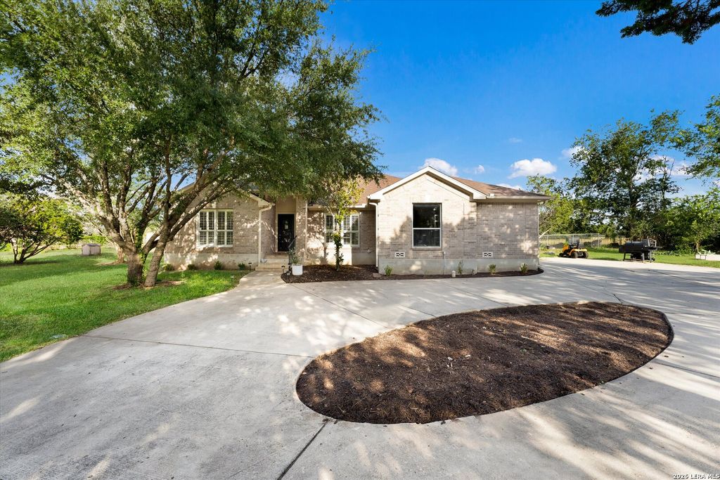 9460 Windwood Dr, Boerne, TX 78006