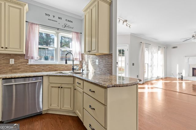 955 Common Oak Place, Lawrenceville, GA 30045