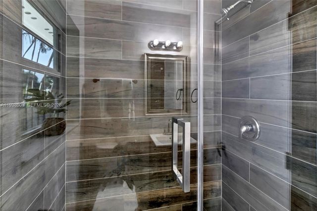 2141 NE 18th Ave, Wilton Manors, FL 33305