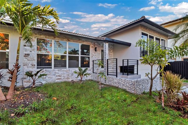 2141 NE 18th Ave, Wilton Manors, FL 33305