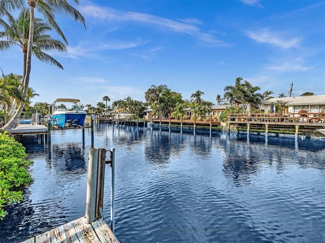 2141 NE 18th Ave, Wilton Manors, FL 33305