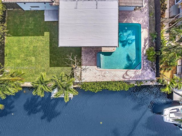 2141 NE 18th Ave, Wilton Manors, FL 33305