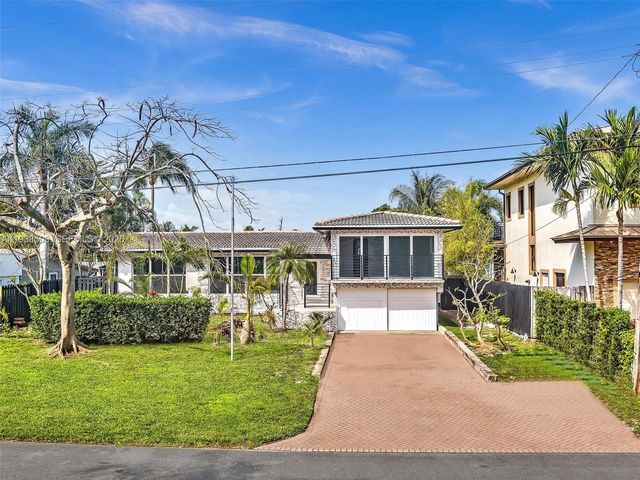 2141 NE 18th Ave, Wilton Manors, FL 33305