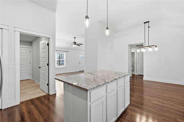 14 Drew Lane, Bella Vista, AR 72714