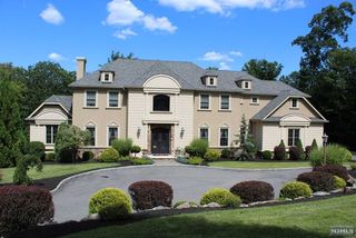 8 Pineview Lane, Boonton Township, NJ 07005