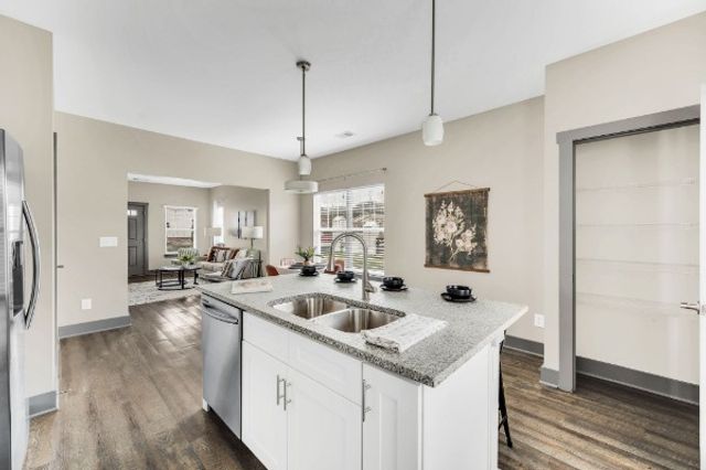 605 Bristol Creek Dr, Nashville, TN 37221