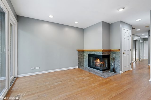1330 N La Salle Drive 306, Chicago, IL 60610