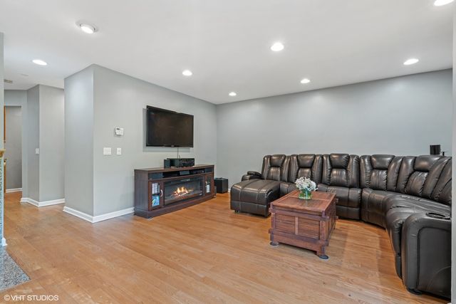 1330 N La Salle Drive 306, Chicago, IL 60610
