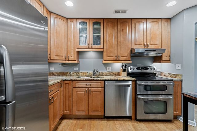 1330 N La Salle Drive 306, Chicago, IL 60610