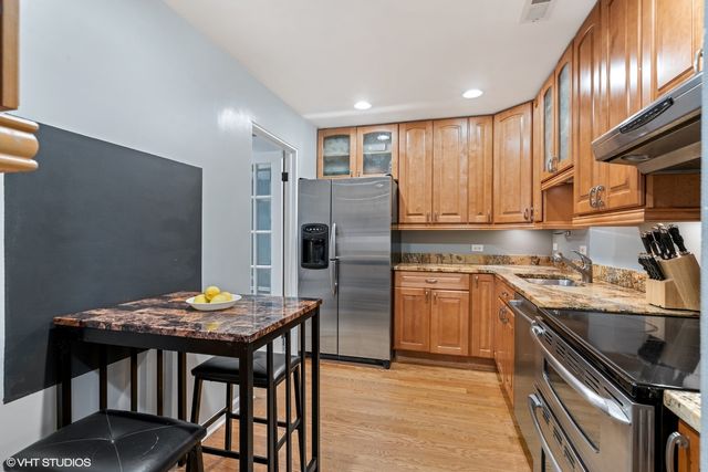 1330 N La Salle Drive 306, Chicago, IL 60610