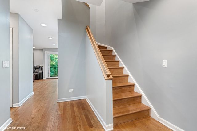 1330 N La Salle Drive 306, Chicago, IL 60610