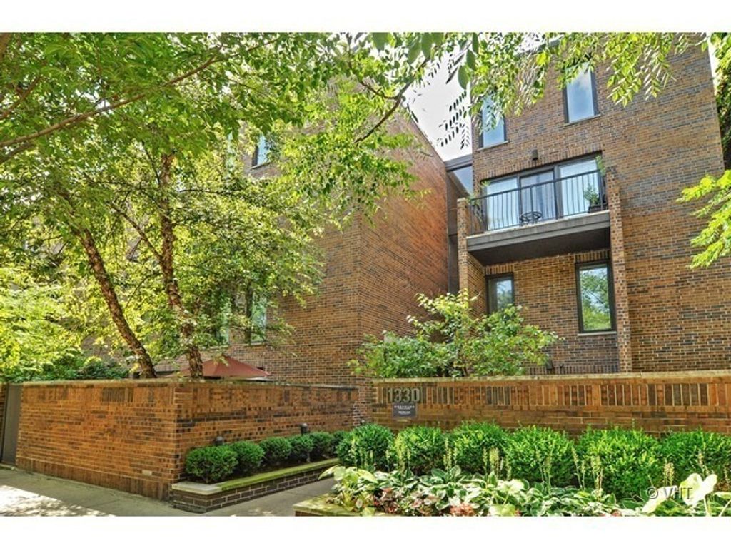 1330 N La Salle Drive 306, Chicago, IL 60610